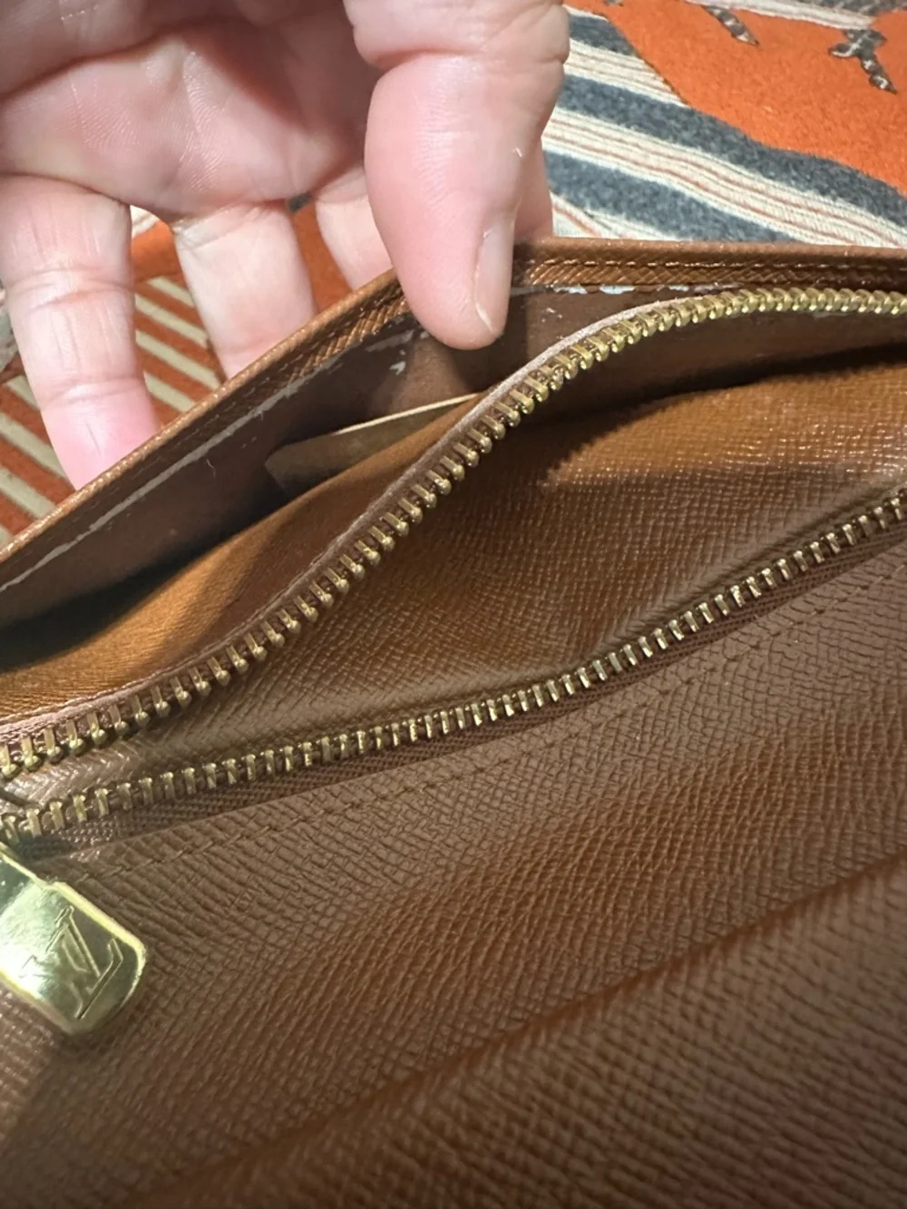 LOUIS VUITTON ❤️🌟SD1918 MONOGRAM KISSLOCK LONG WALLET ⭐️ - Picture 7 of 9